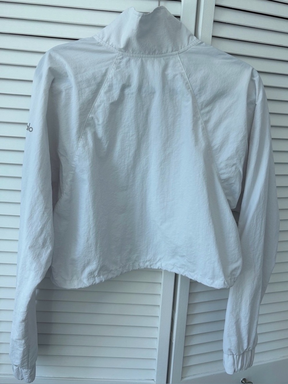 ALO Yoga Alumni White Elastic-Waist Athletic Shorts and Pull over SET - Picture 5 of 6